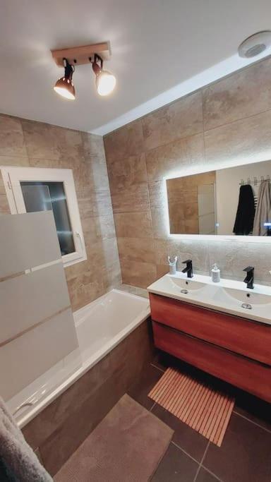 Maison Neuve Proche Station De Ski, 10 Couchages, Tout Confort Granieu Kültér fotó